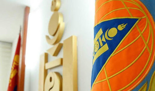 Баянтал суманд болсон газар хөдлөлтийн улмаас өртөөний ажилчдын байрны хана цуурчээ